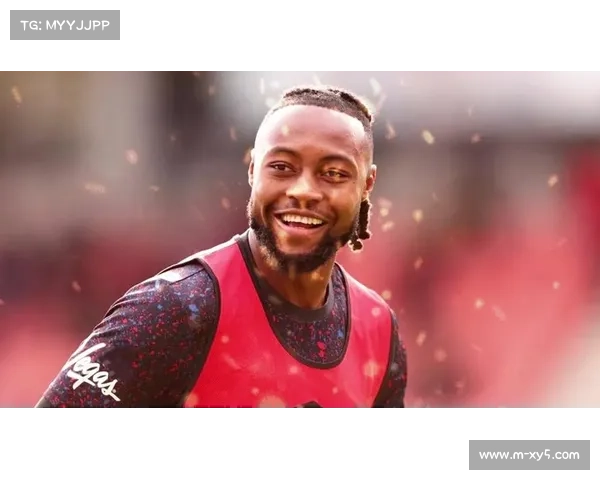 曼城新援塞梅尼奥抵达，福登、B席等队友欢迎